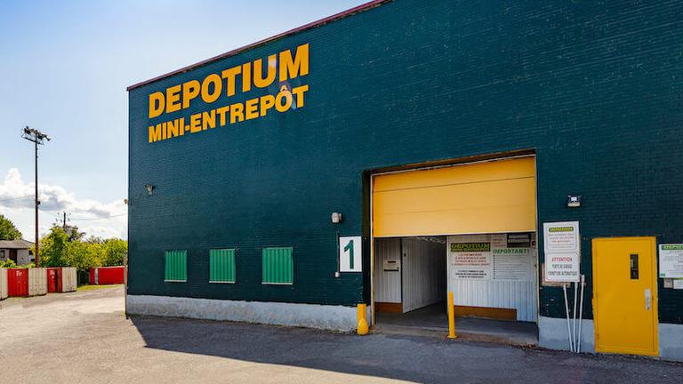 Depotium Mini-Entrepôt – Longueuil, située au 1819, rue Montcalm, a la solution d'entreposage qu'il vous faut. Réservez dès aujourd’hui!