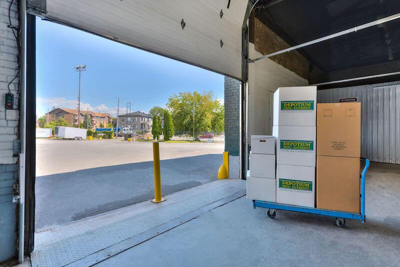 Rent St-Hubert storage units at 1819 Rue Montcalm. We offer a wide-range of affordable self storage units and your first 4 weeks are free!