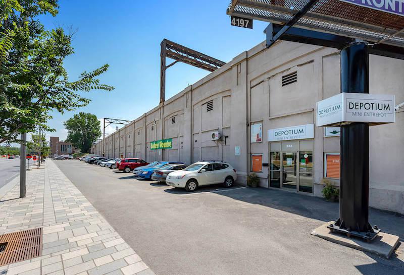 Rent Montreal storage units at 344 Boulevard Robert-Bourassa. We offer a wide-range of affordable self storage units and your first 4 weeks are free!