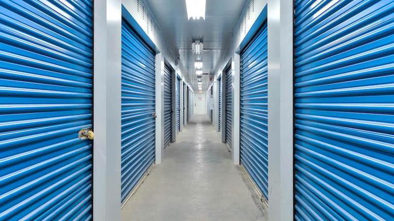 Rent Vaudreuil-Dorion storage units at 2150 Rue Chicoine. We offer a wide-range of affordable self storage units and your first 4 weeks are free!