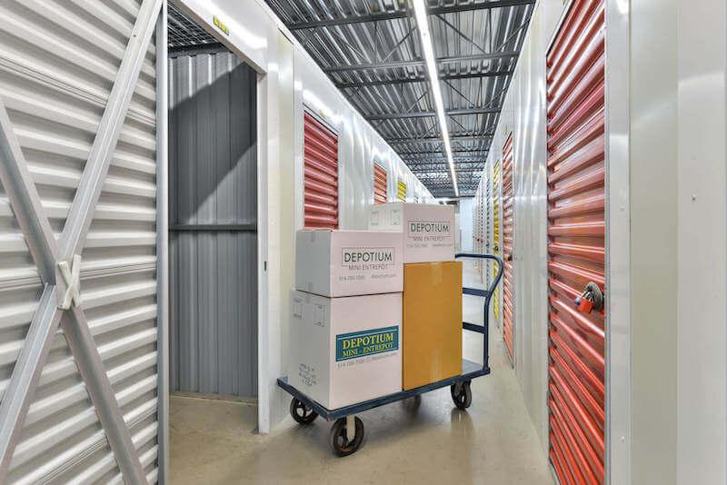 Rent Saint-Hubert storage units at 3350 Boulevard Sir-Wilfrid-Laurier. We offer a wide-range of affordable self storage units and your first 4 weeks are free!
