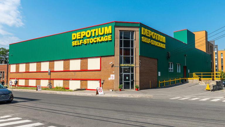 Depotium Mini-Entrepôt – Parc-Extension, située au 255, rue De Castelnau Ouest, a la solution d'entreposage qu'il vous faut. Réservez dès aujourd’hui!