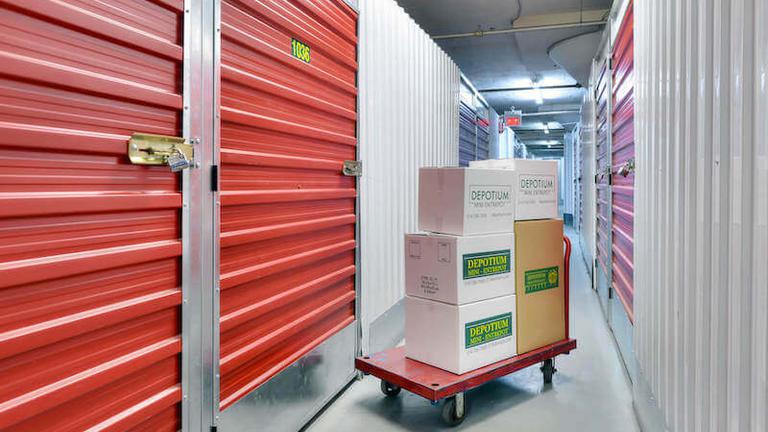 Rent Montreal storage units at 255 de Castelnau O. We offer a wide-range of affordable self storage units and your first 4 weeks are free!