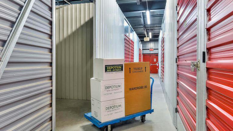 Rent Candiac storage unit at 2 Rue Radisson. We offer a wide-range of affordable self storage units and your first 4 weeks are free!