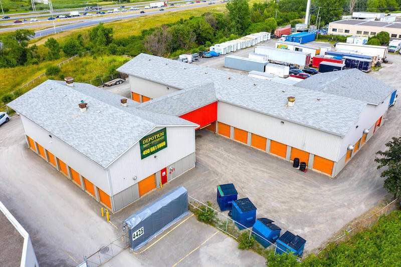 Rent Laval storage units at 4425 Avenue des Industries. We offer a wide-range of affordable self storage units and your first 4 weeks are free!