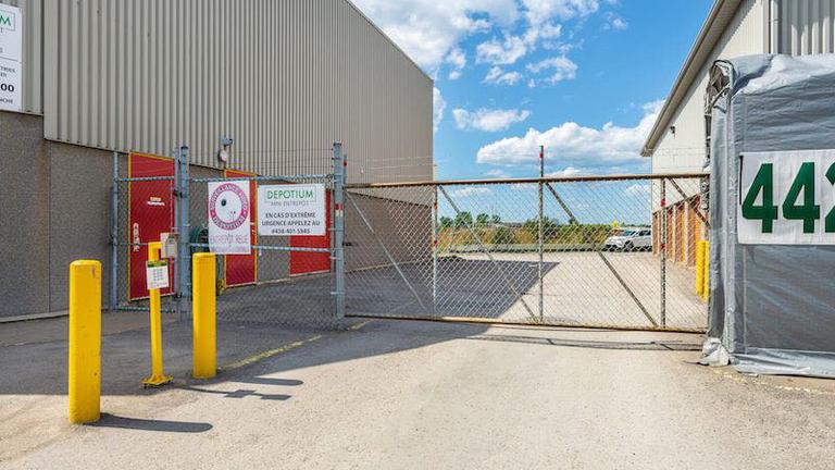 Depotium Mini-Entrepôt – Laval, située au 4425, avenue des Industries, a la solution d'entreposage qu'il vous faut. Réservez dès aujourd’hui!