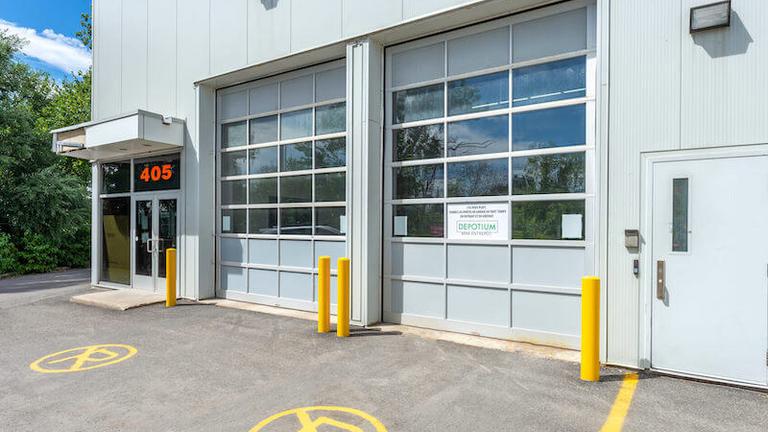 Rent Saint-Eustache storage units at 405 Avenue Mathers. We offer a wide-range of affordable self storage units and your first 4 weeks are free!