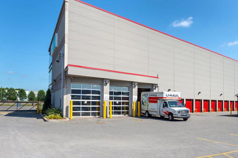 Rent Baie-D'Urfe storage units at 18970 Rte Transcanadienne. We offer a wide-range of affordable self storage units and your first 4 weeks are free!