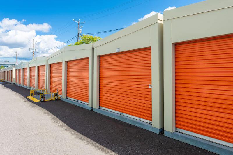 Rent Brossard storage units at 2600 Boulevard Matte. We offer a wide-range of affordable self storage units and your first 4 weeks are free!